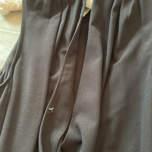 Sleeveless crepe jumpsuit from Banana Republic - Picture 7 of 8